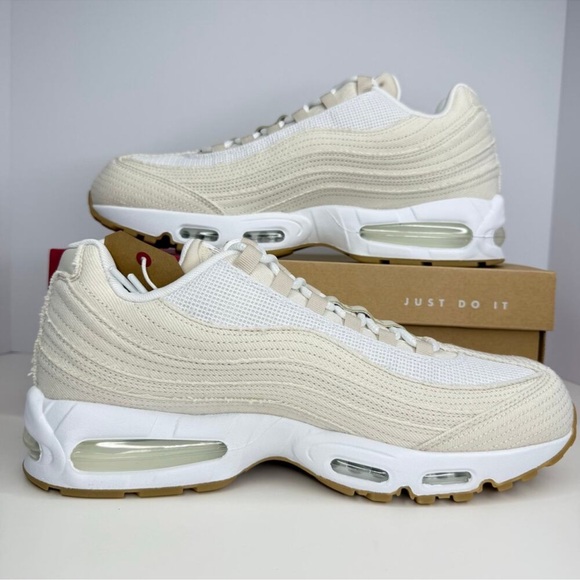 AIR MAX 95 OG “LEVI'S LIGHT OREWOOD BROWN" NWT size 12m-13.5w - Picture 5 of 8